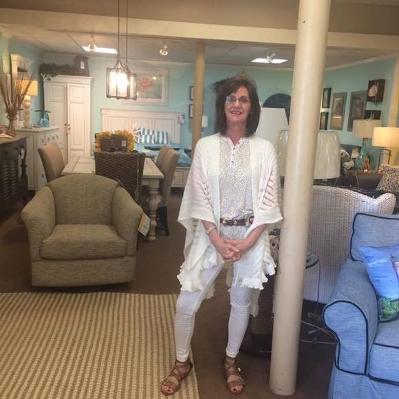 Meet your Posher, Kathy - Picture 1 of 1